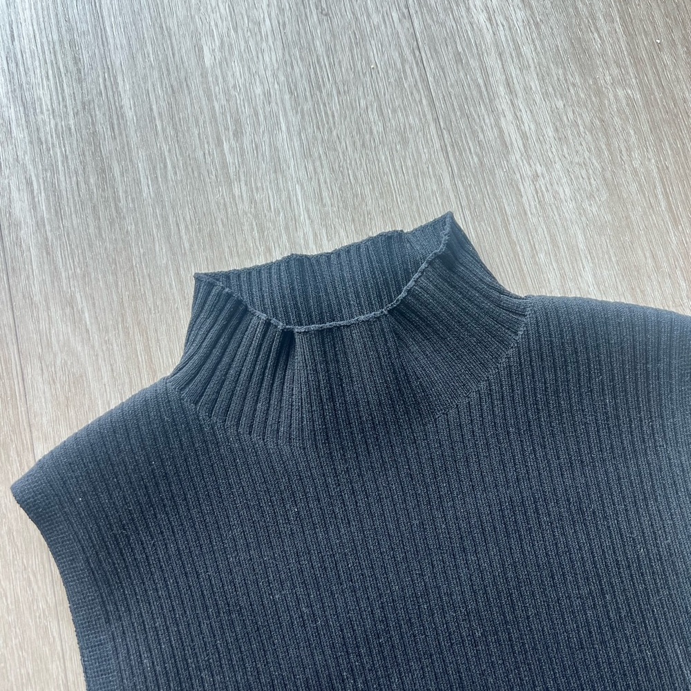 Aritzia Babaton Sculpt knit Tie back tank top - Picture 7 of 8